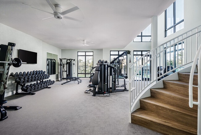 Building Photo - Alon