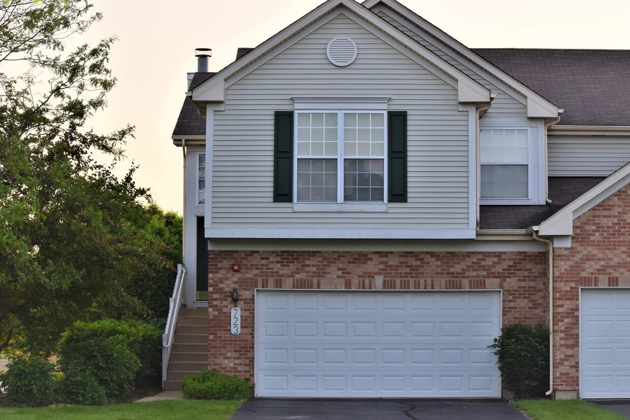 Primary Photo - 723 Stuarts Dr