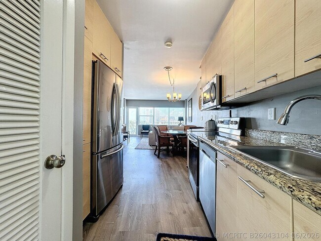 Foto del edificio - 3250 NE 28th St