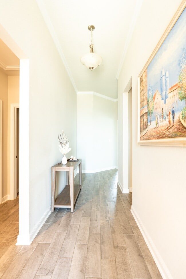 Building Photo - 1720 Daylight Lk Dr