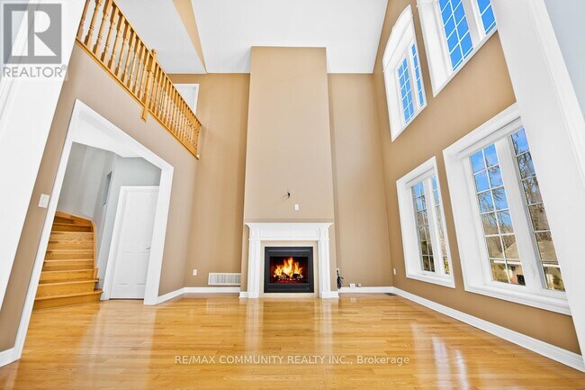 Photo du bâtiment - 48 Riverwalk Pl