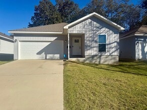 Building Photo - 806 Schley