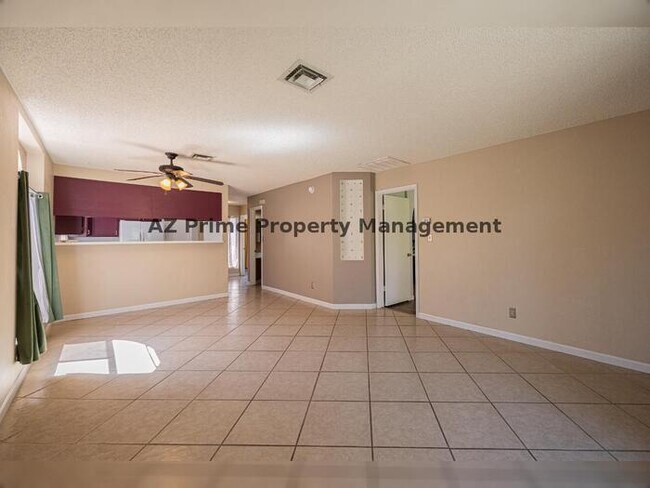 Foto del edificio - 7040 W Olive Ave