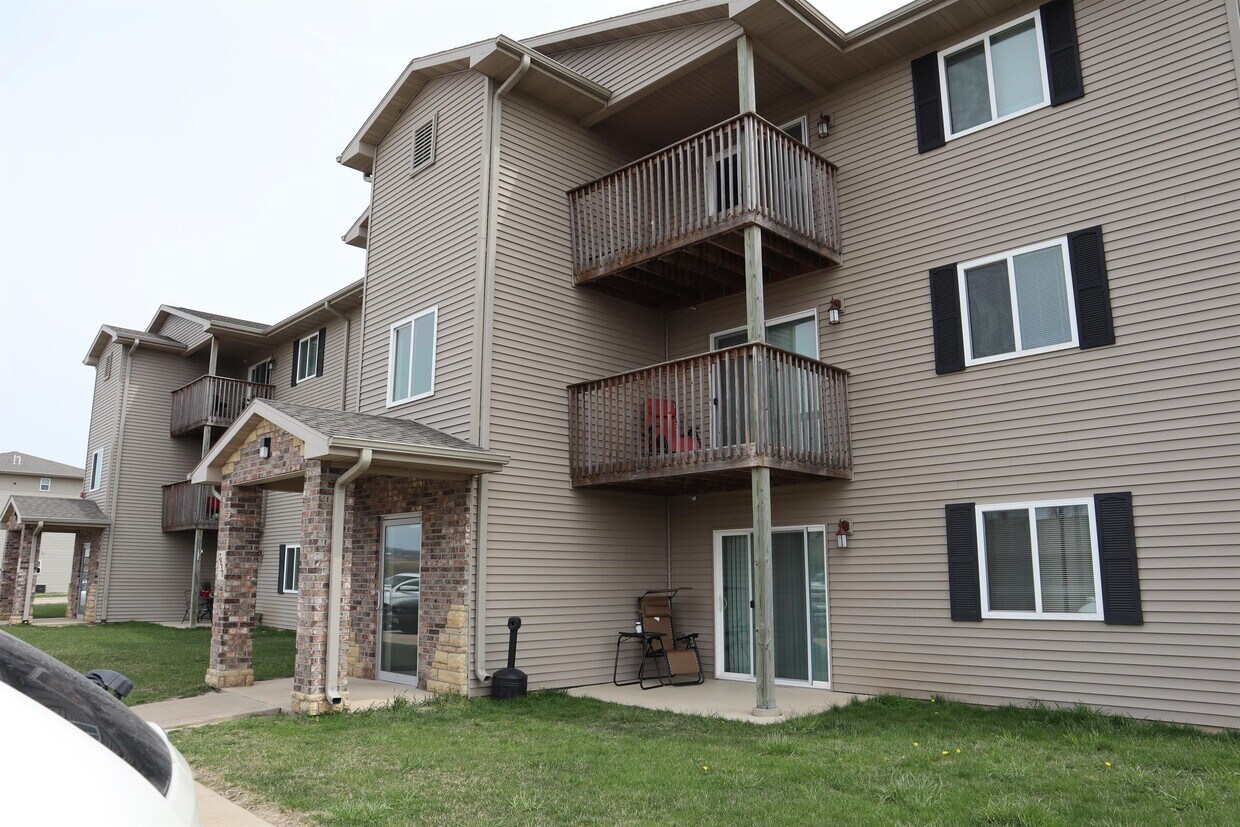 Foto del edificio - 104 Gardens Ct