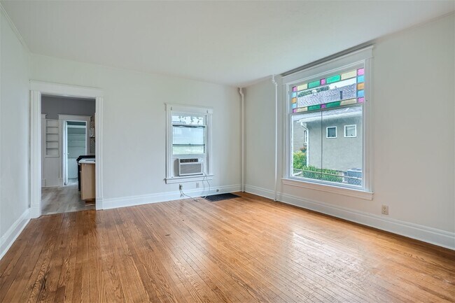 Foto del edificio - 323 3rd St