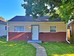 Building Photo - 1524 E Legrande Ave
