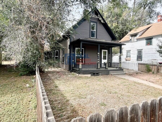 Building Photo - 820 N Spruce St