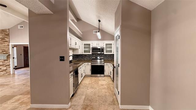 Building Photo - 6841 Ashbury Dr