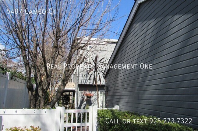Foto del edificio - 5487 Cameo Ct
