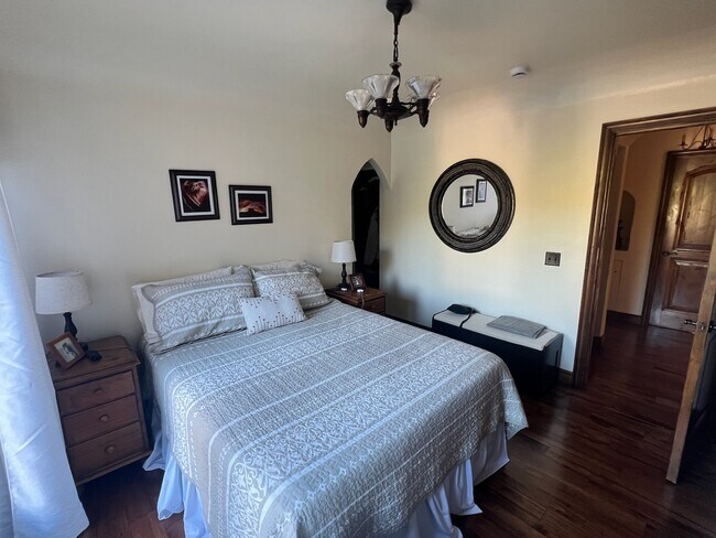 Foto del edificio - 2034 Gillespie St