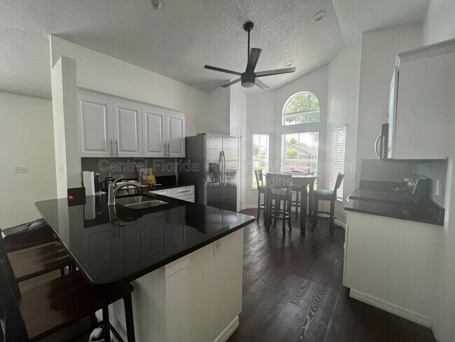 Building Photo - 8750 Claiborne Ct