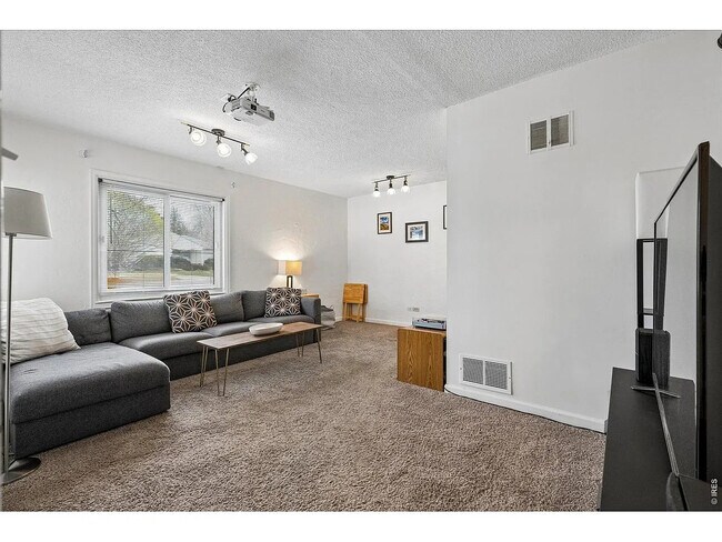 Sala de estar - 1819 S Madison St