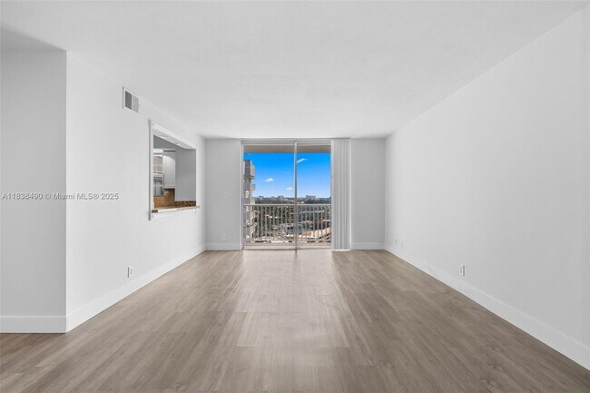 Foto del edificio - 137 Golden Isles Dr
