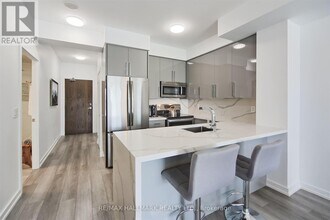 Building Photo - 260-260 Sackville St