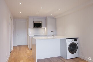 Building Photo - 3460 Rue Durocher
