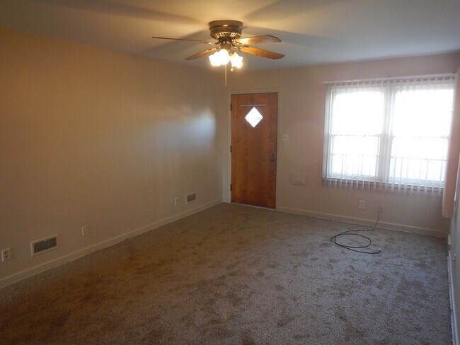 main living room - 407 S Jeffers St