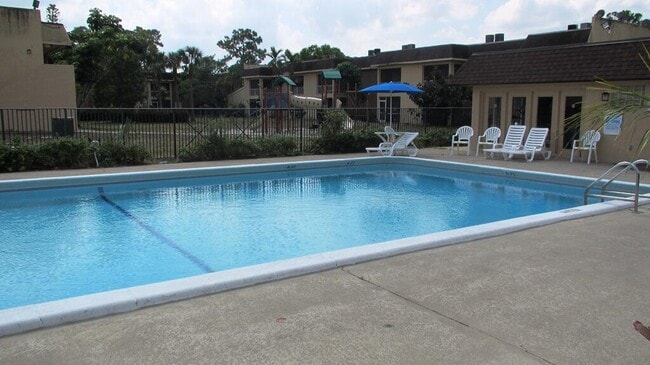 Building Photo - 6080 Forest Hill Blvd