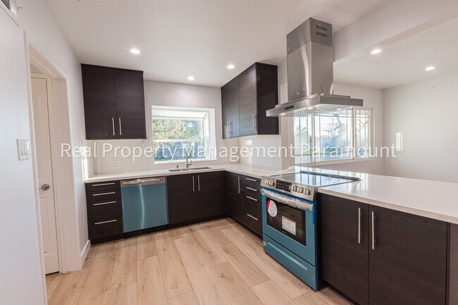 Building Photo - 18111 Marilla St