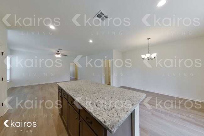 Building Photo - 104 Teddy Ln