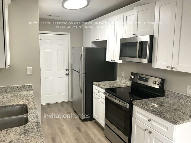 Foto del edificio - 8605 Garvey Dr