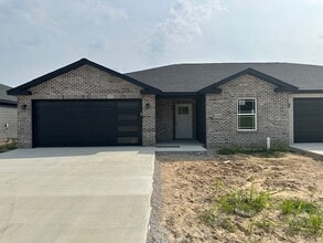 Building Photo - 126 Beechwood Ln