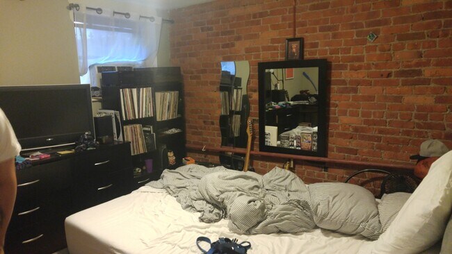 Building Photo - 1394 Commonwealth Ave