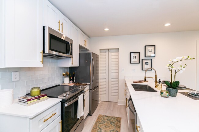 Interior Photo - Ilion