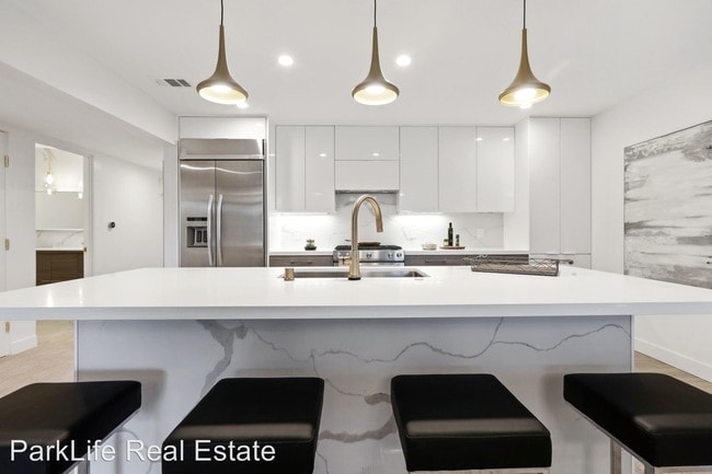 Building Photo - 1155 Star Park Cir
