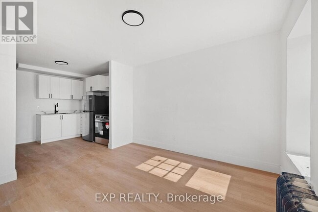 Building Photo - 90 Carden St