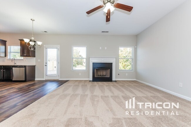 Building Photo - 317 Parkview Pl Dr