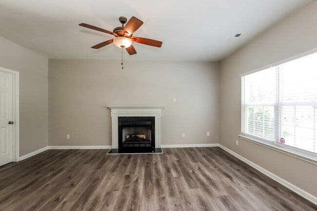 Building Photo - 6103 Sid Crane Dr