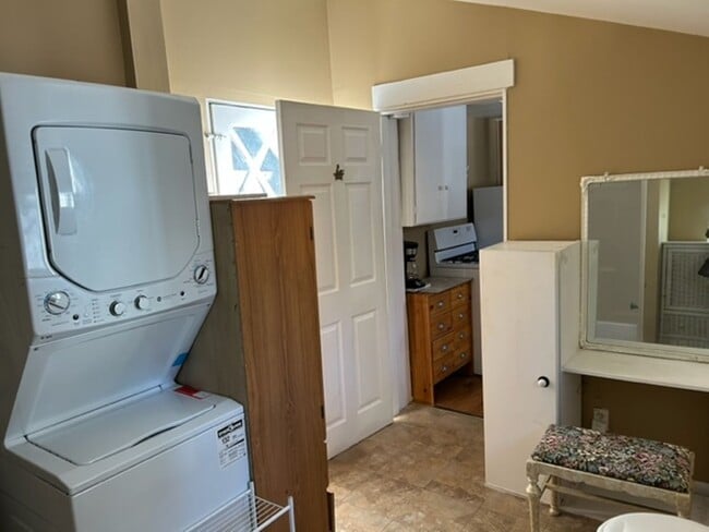 Building Photo - 1 bed 1 bath
