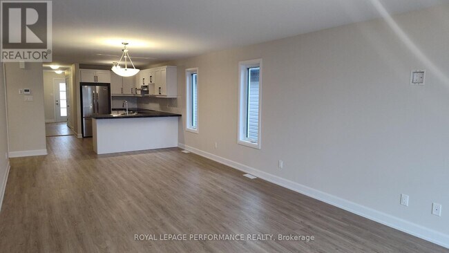 Building Photo - 1223 Montblanc Cres