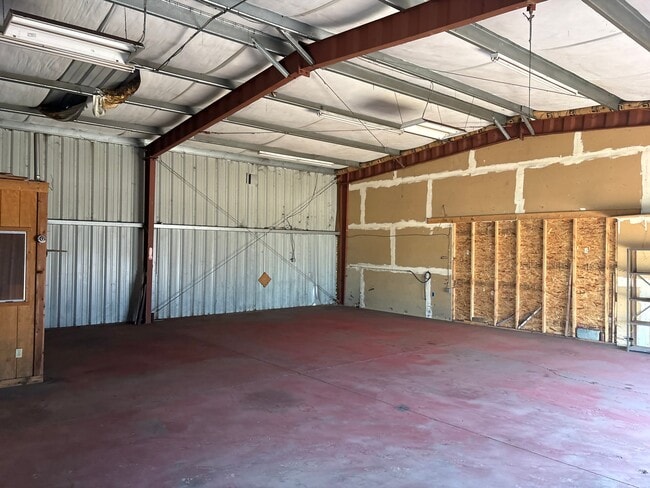Foto del edificio - 12650 Hanford Armona Rd