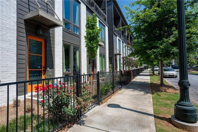 Foto del edificio - 452 Latta St NE