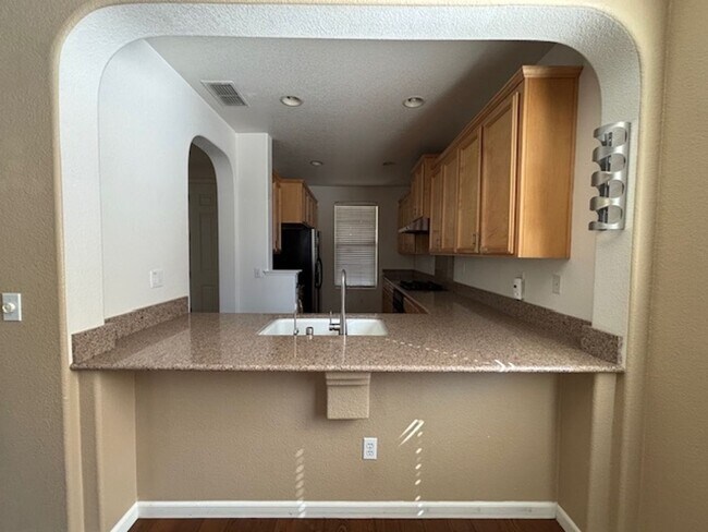 Foto del edificio - IMMACULATE NATOMAS 4/3 plus office!  Pleas...