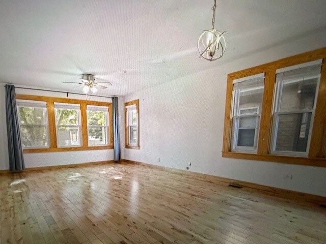 Foto del edificio - 4236 N Ozark Ave