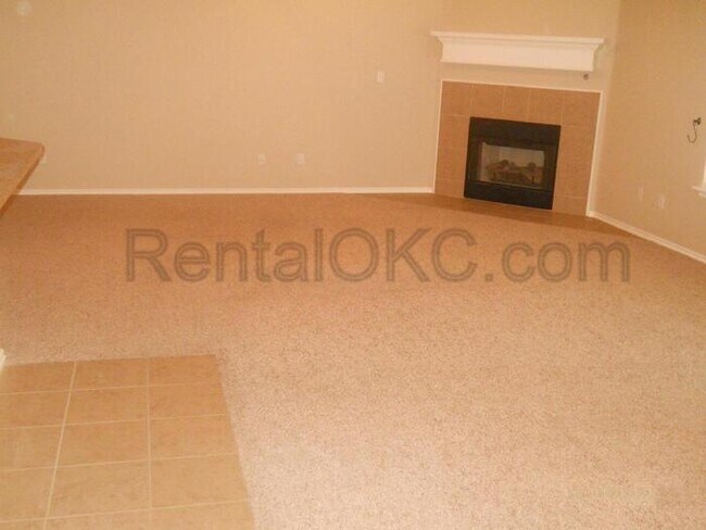 Foto del edificio - 3 Bed 2 bath Liberty Trails home Close to Tinker