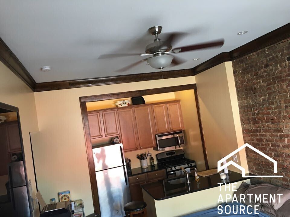 Foto principal - 4755 N Sawyer Ave