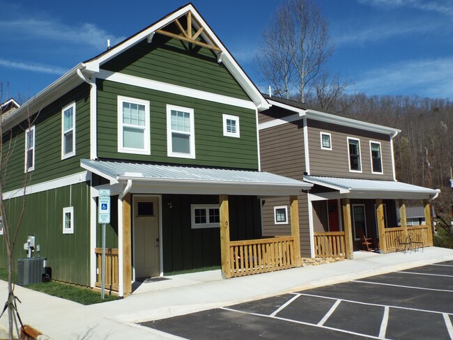 Interior Photo - The Landing at Western Carolina