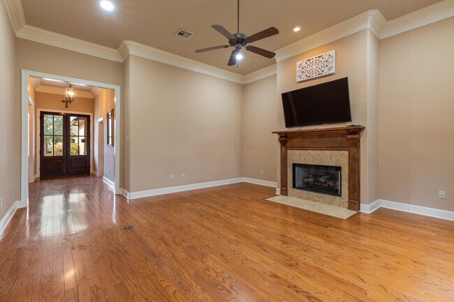 Foto del edificio - 106 Sandhurst Dr