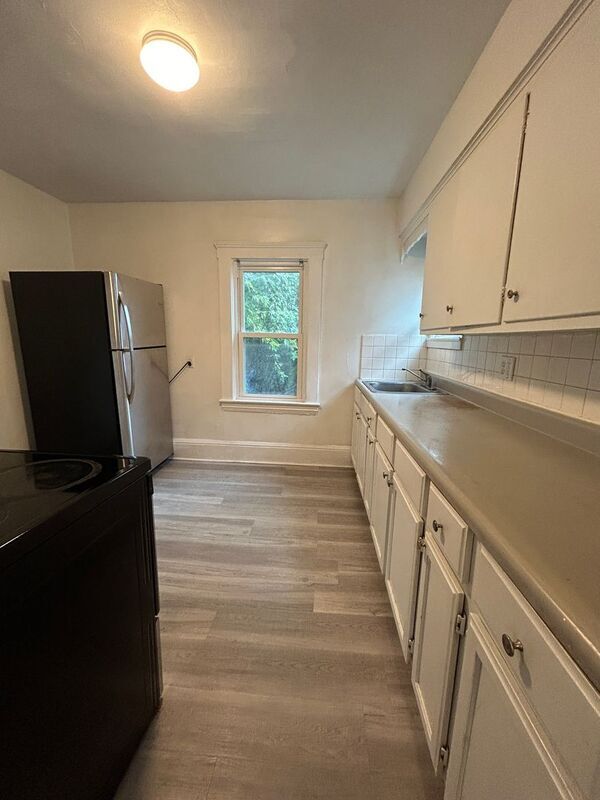 Foto del edificio - 8708 Willard Ave