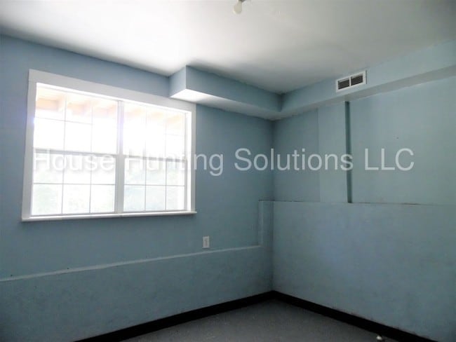Building Photo - 129 Enclave Dr