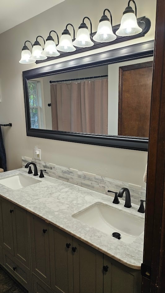 Building Photo - 2406 Roxbury Rd