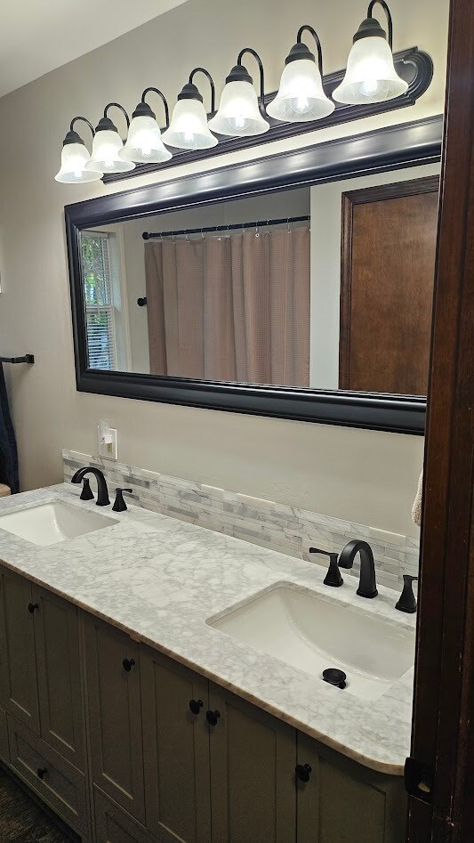 Foto del edificio - 2406 Roxbury Rd