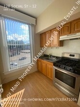 Building Photo - 128 Social St