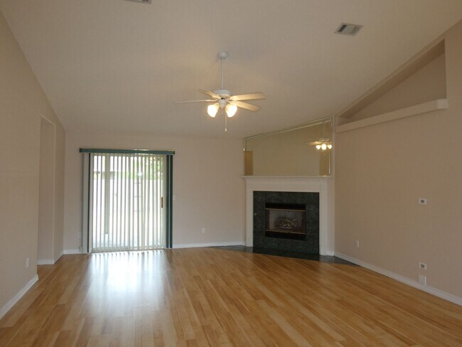 Foto del edificio - 3 Bedroom Home Near NAS Pensacola