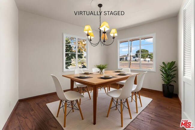 Building Photo - 549 El Medio Ave