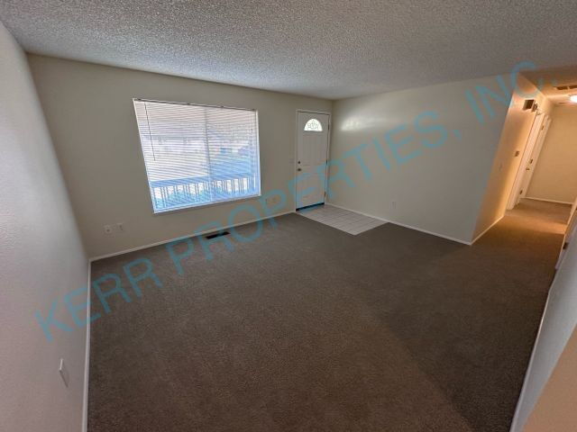 Foto del edificio - 2530 NE Hale Ave