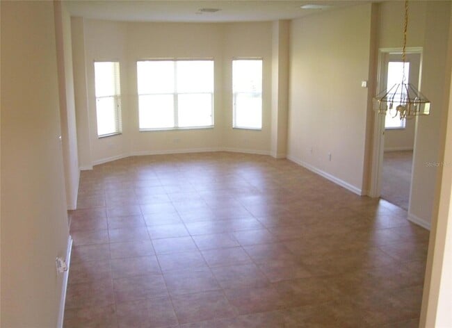 Building Photo - 420 Moss View Cir